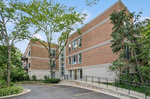 119 E Laurel Unit 207, Lake Forest, IL 60045