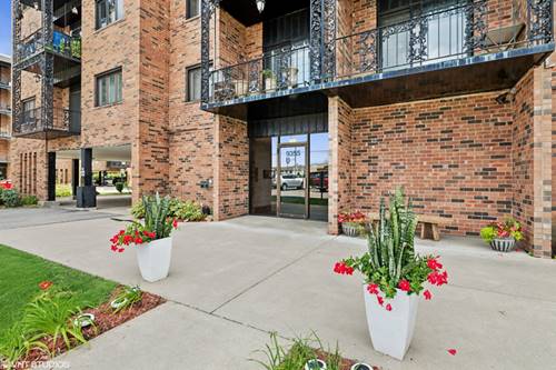 9355 Landings Unit 406, Des Plaines, IL 60016