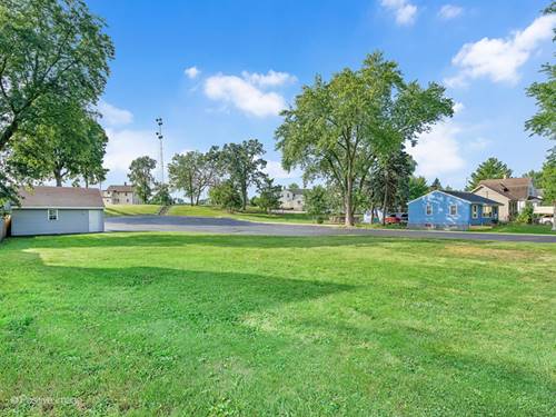 155 S Oakwood, West Chicago, IL 60185