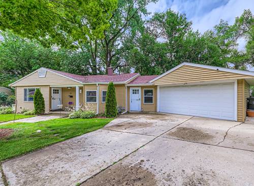 31 Sparrow, Carpentersville, IL 60110