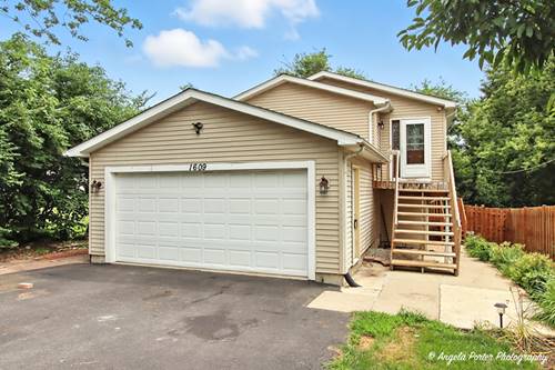 1609 Kenmore, Round Lake Beach, IL 60073