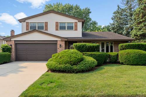 2011 E Canterbury, Arlington Heights, IL 60004
