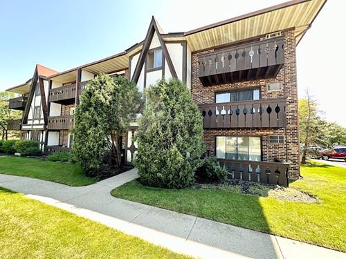 15 Crestview Unit 4, Vernon Hills, IL 60061