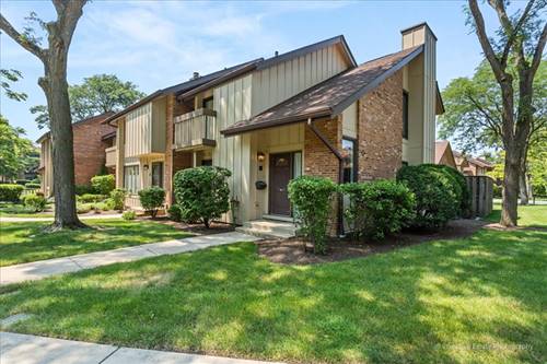 40 Kyle, Willowbrook, IL 60527