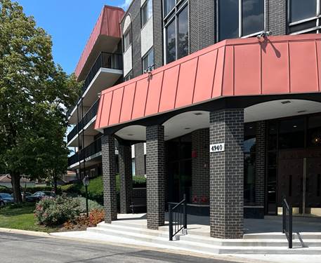 4940 Foster Unit 304, Skokie, IL 60077
