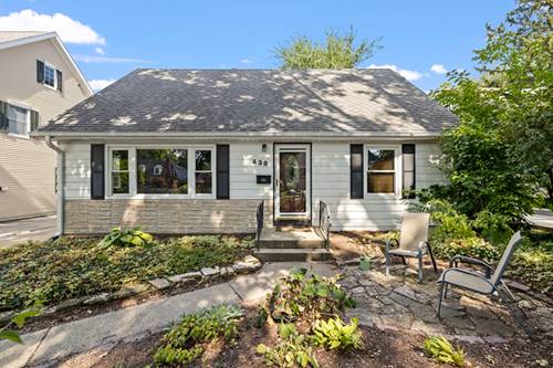 438 S Wright, Naperville, IL 60540