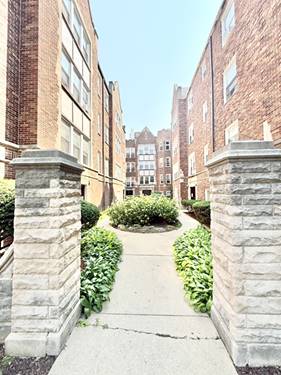 2801 W Lunt Unit H3, Chicago, IL 60645
