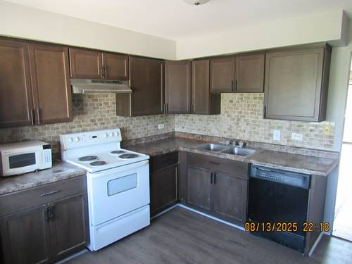 7713 Woodward Unit 3A, Woodridge, IL 60517