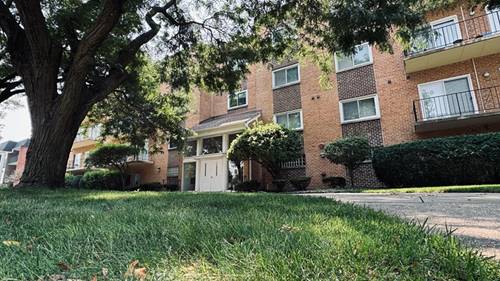 9620 S Komensky Unit 208, Oak Lawn, IL 60453
