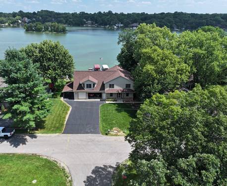 5012 W Lake Shore, Wonder Lake, IL 60097
