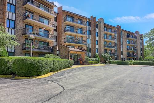 501 Lake Hinsdale Unit 307, Willowbrook, IL 60527