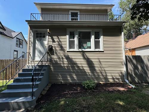 906 S 10th, Maywood, IL 60153