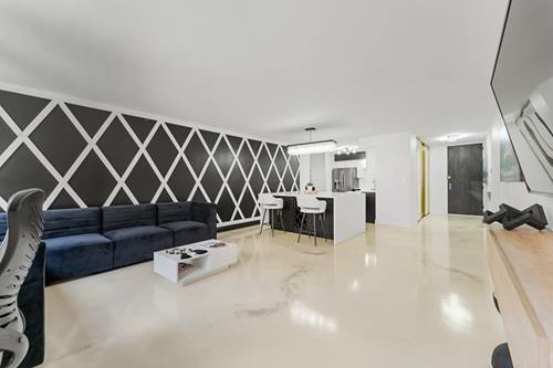 201 E Chestnut Unit 11E, Chicago, IL 60611