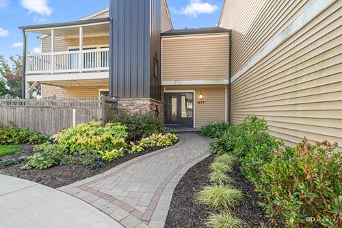 1477 S County Farm Unit 2-3F, Wheaton, IL 60189
