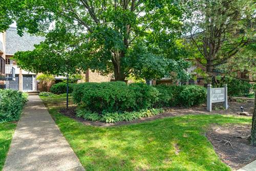 1111 S Waukegan Unit 7, Lake Forest, IL 60045
