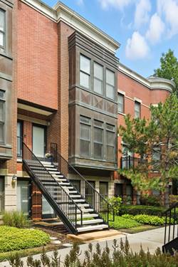 834 W Village, Chicago, IL 60608