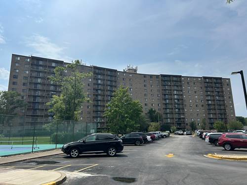 6340 Americana Unit 622, Willowbrook, IL 60527