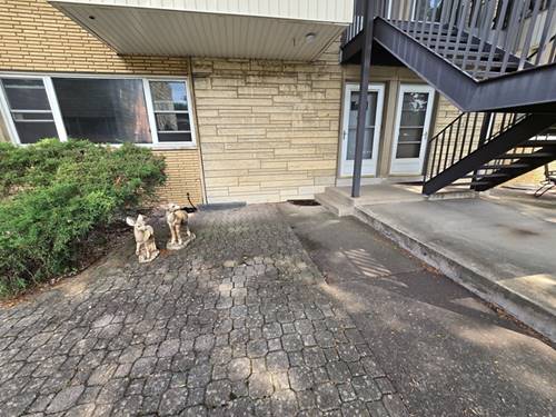 4 Garden Unit 4, La Grange Park, IL 60526