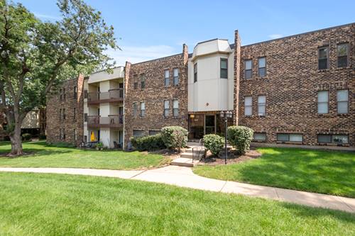 2214 Country Club Unit 2, Woodridge, IL 60517