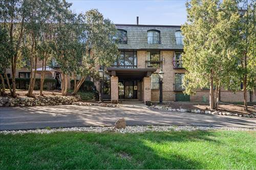 600 W Russell Unit 101, Barrington, IL 60010
