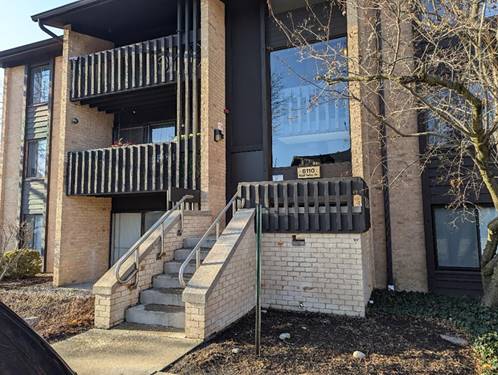 6110 Knoll Valley Unit 102, Willowbrook, IL 60527