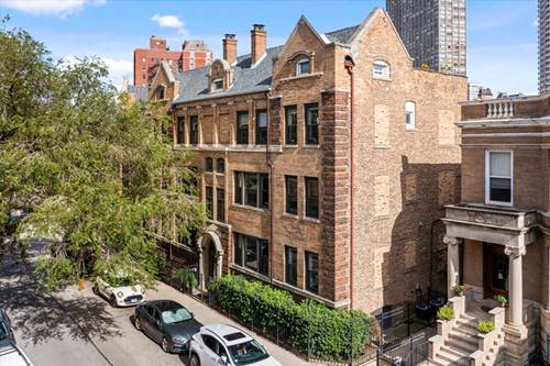 817 W Cuyler Unit 1W, Chicago, IL 60613