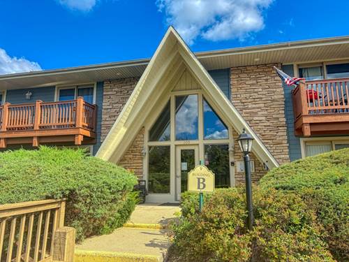 300 Opatrny Unit 122, Fox River Grove, IL 60021