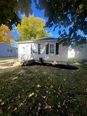 914 E Benton, Morris, IL 60450