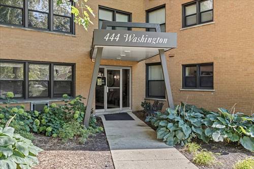 444 Washington Unit 207, Oak Park, IL 60302