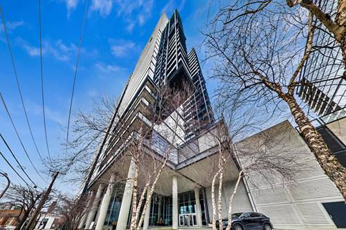 860 W Blackhawk Unit 907, Chicago, IL 60642