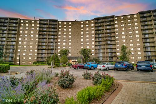 6340 Americana Unit 720, Willowbrook, IL 60527