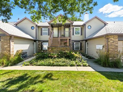 383 Sandhurst Unit 4, Glen Ellyn, IL 60137