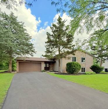 5 Derbyshire, Bolingbrook, IL 60440
