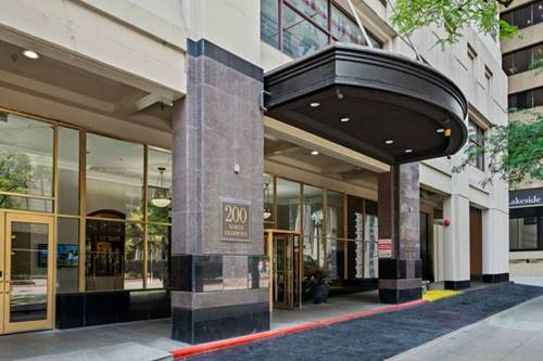 200 N Dearborn Unit 2208, Chicago, IL 60601