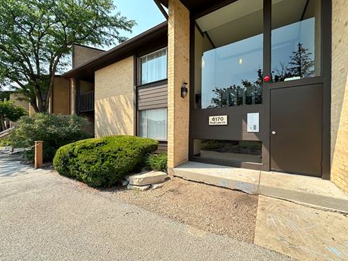 6170 Knoll Unit 103, Willowbrook, IL 60527