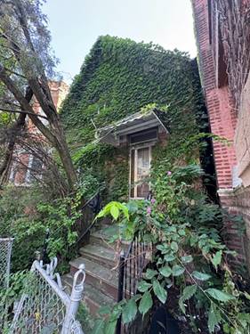 2523 W Augusta, Chicago, IL 60622