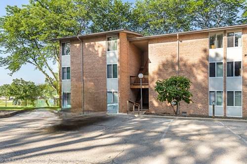 5811 Oakwood Unit D, Lisle, IL 60532