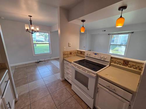 1389 S Glen Unit D, Aurora, IL 60506