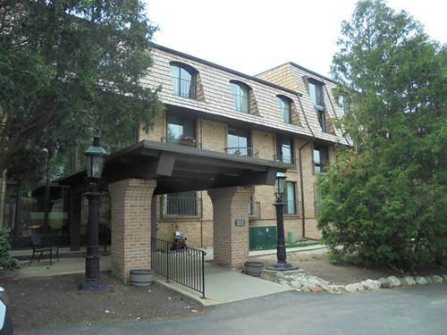 600 W Russell Unit 302, Barrington, IL 60010