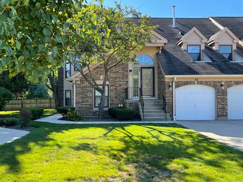 13 Willow Unit 13, Buffalo Grove, IL 60089