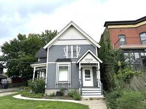 318 North Unit UPPER, Elgin, IL 60120