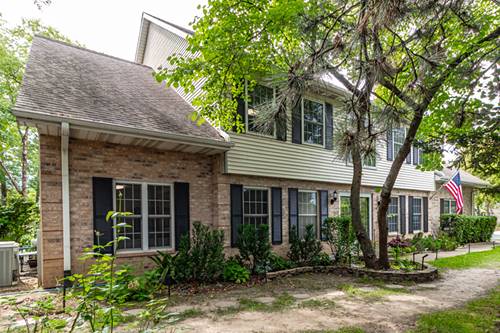 1558 Laurel Oaks, Streamwood, IL 60107