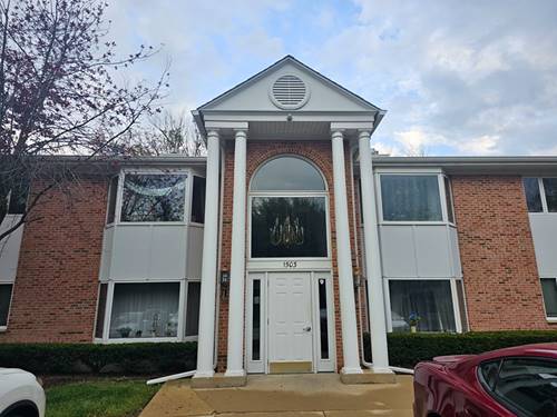 1503 N Milwaukee Unit 4B, Libertyville, IL 60048