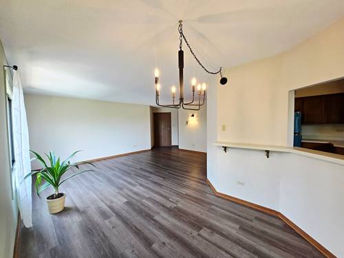 6421 Pershing Unit 305, Stickney, IL 60402