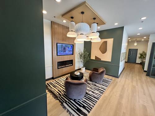 625 Deerfield Unit 304, Deerfield, IL 60015