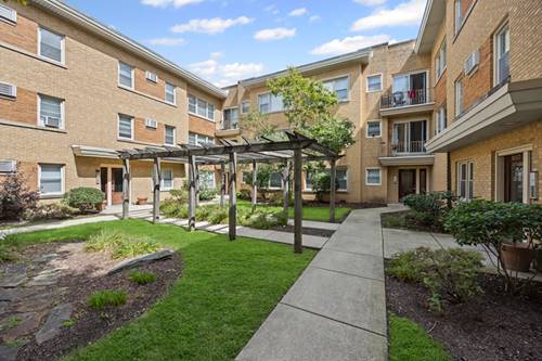 1951 Euclid Unit 203, Berwyn, IL 60402