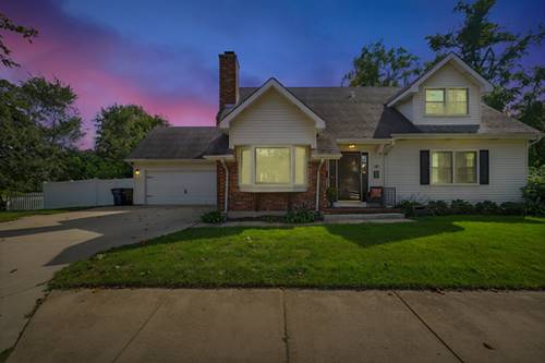 10 W 12th, Naperville, IL 60563