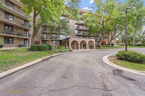 111 S Baybrook Unit 114, Palatine, IL 60074