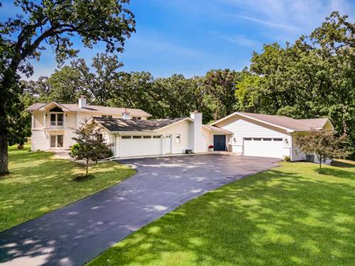 21744 N Hickory Hill, Kildeer, IL 60047