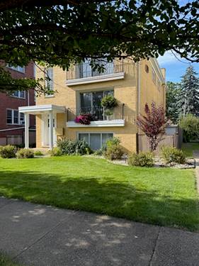 116 Pine Unit 1, Riverside, IL 60546